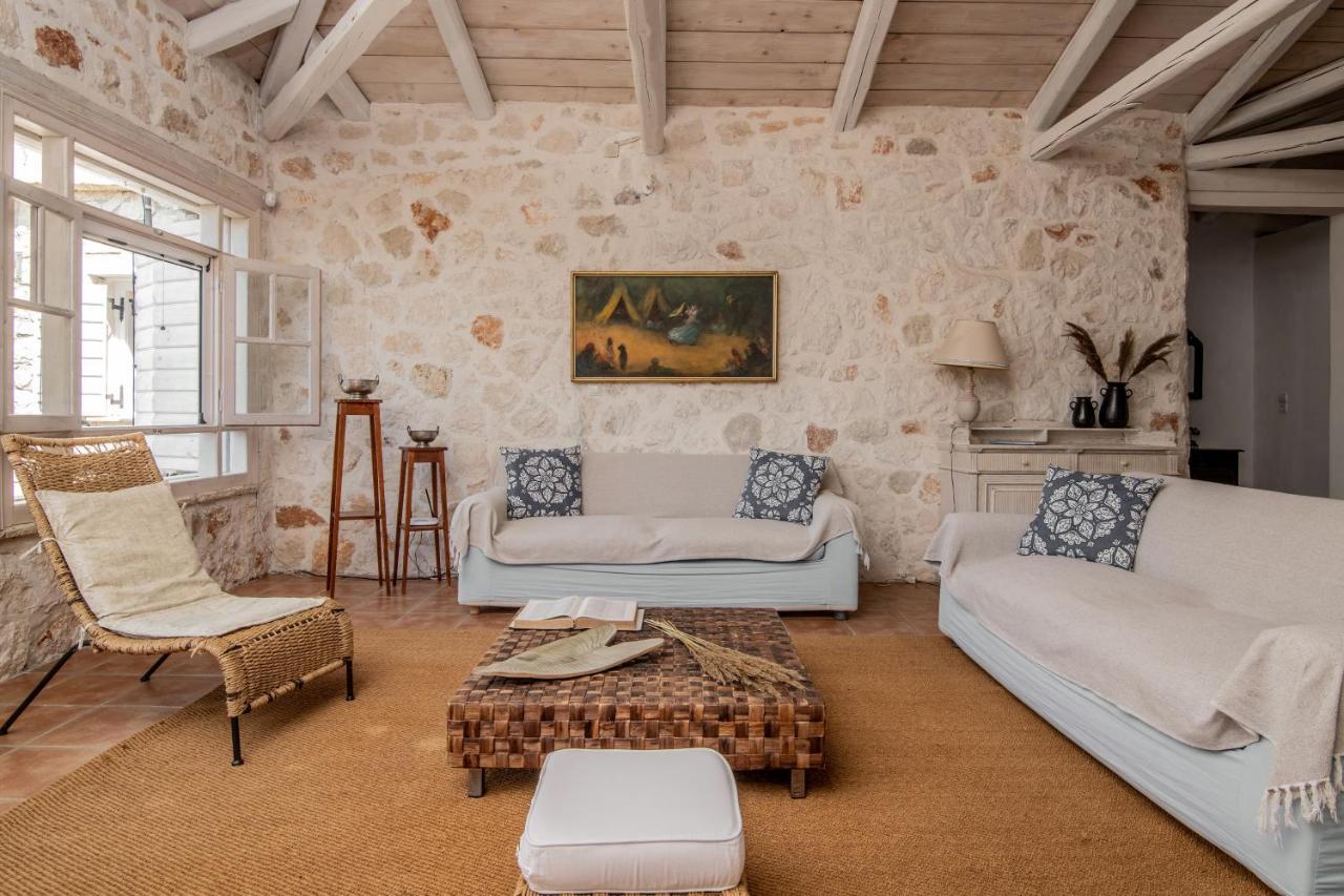 Villa In Pietra Kalamaras Makhairádhon Exterior foto