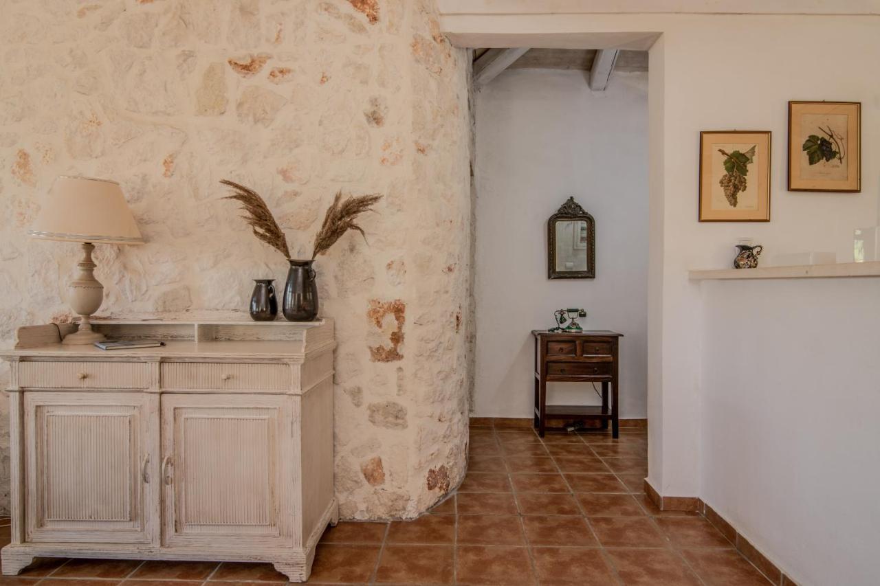 Villa In Pietra Kalamaras Makhairádhon Exterior foto
